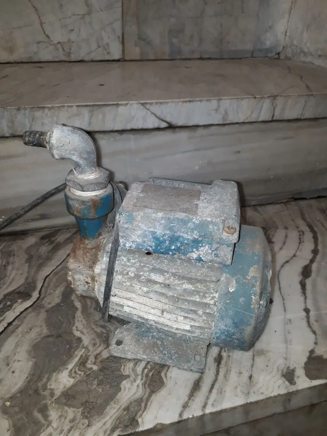 پمپ آب|ماشین‌آلات صنعتی|رشت, رشتیان|دیوار