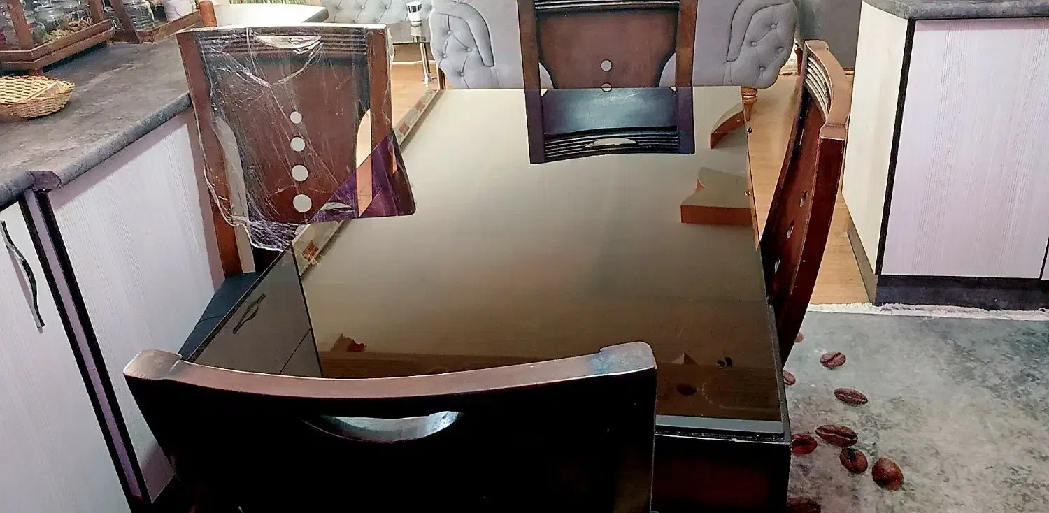 میز چوبی ۴ نفره|میز و صندلی غذاخوری|شاهین‌شهر, فردوسی|دیوار