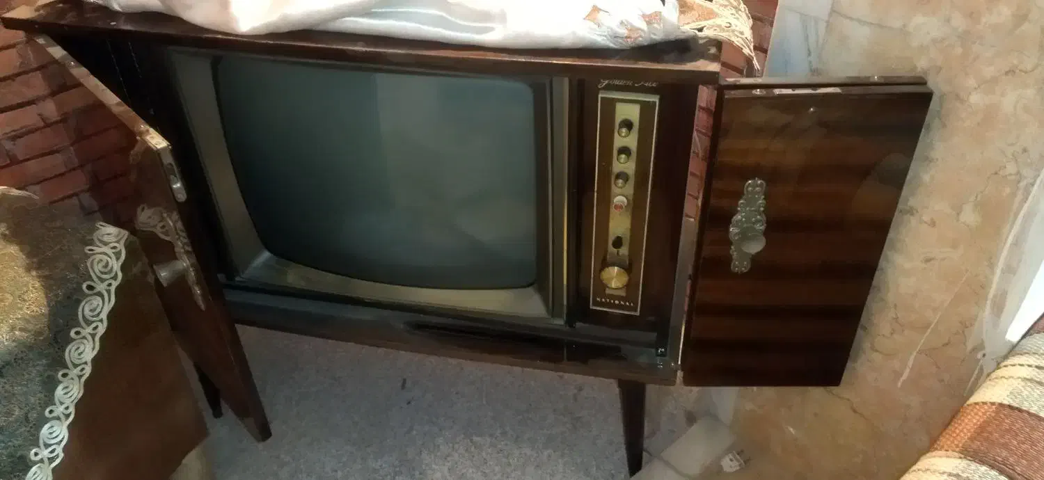 تلویزیون عتیقه مبله قدیمی|تلویزیون و پروژکتور|آباده, |دیوار