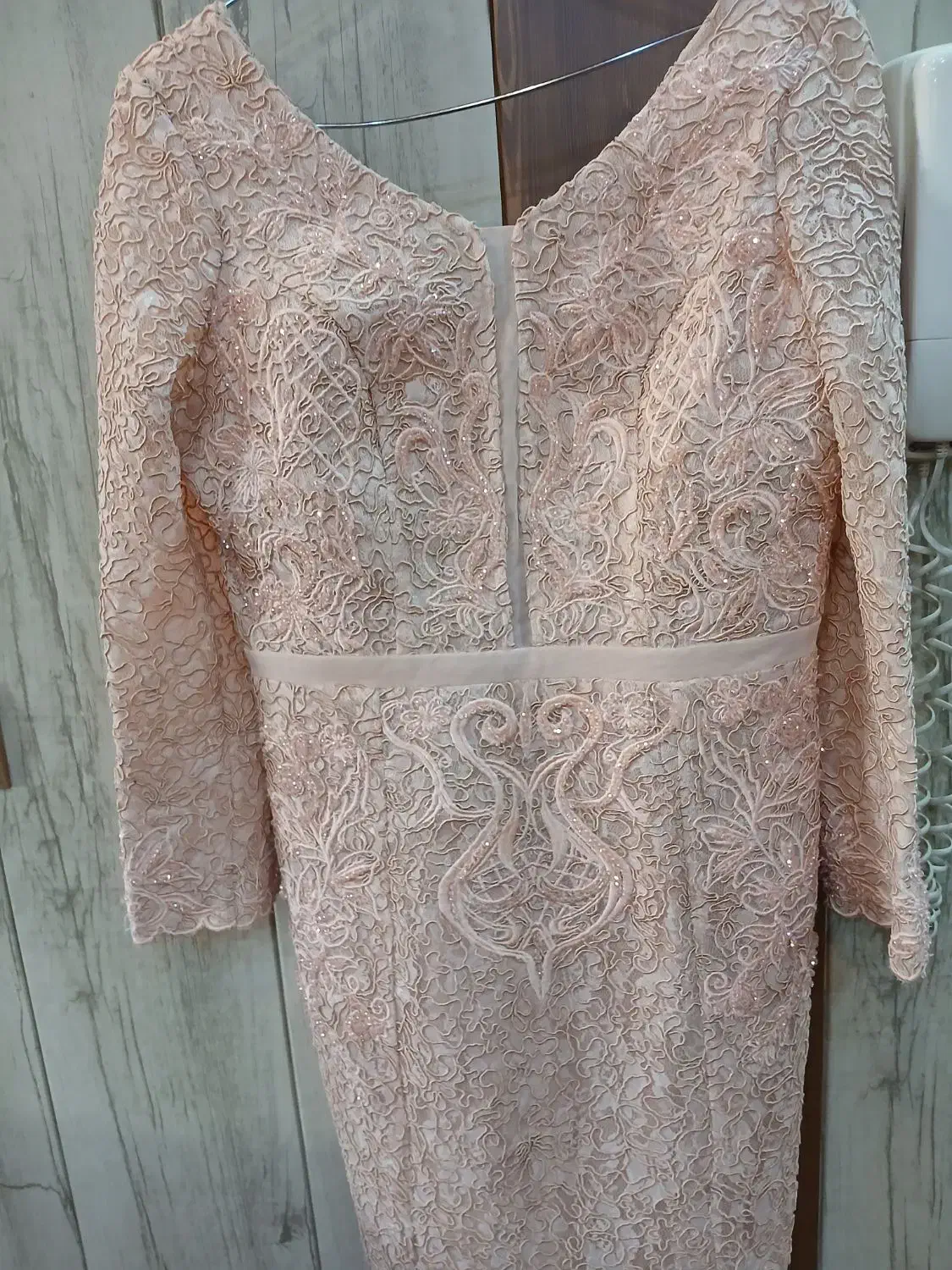 لباس|لباس|همدان, |دیوار