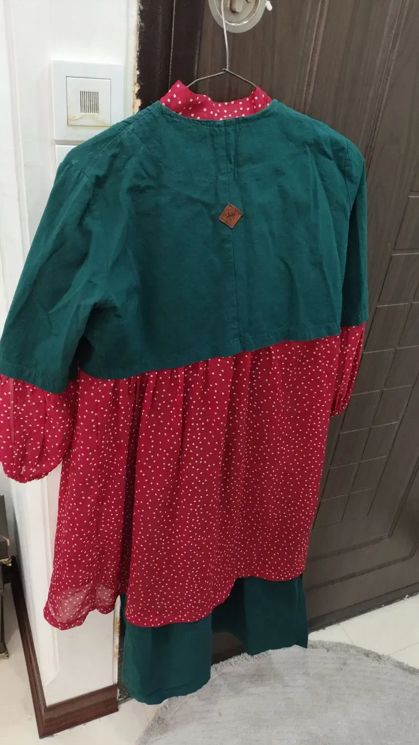 لباس شب یلدا|لباس|رباط‌کریم, رباط‌کریم|دیوار