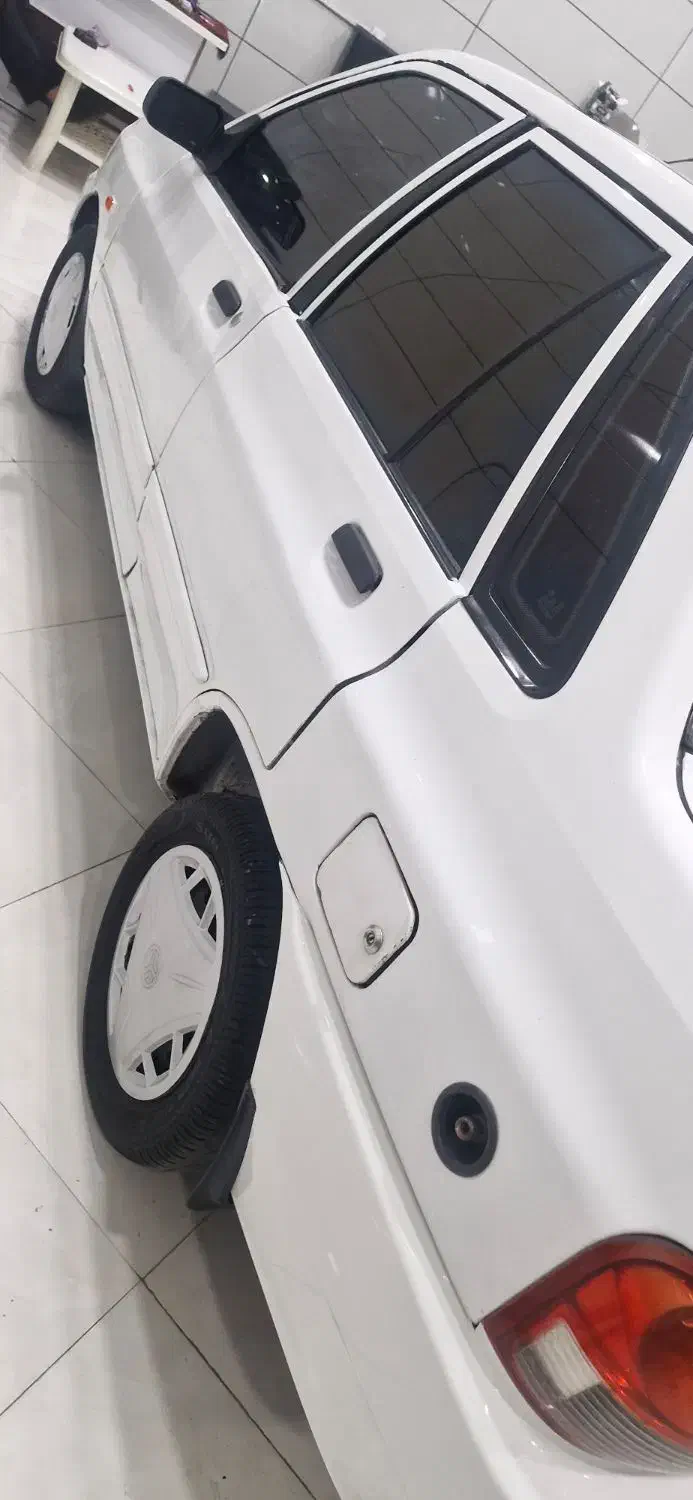 ۱۳۲ مدل ۸۸ سفید هیدرولیک|خودرو سواری و وانت|بیرجند, |دیوار