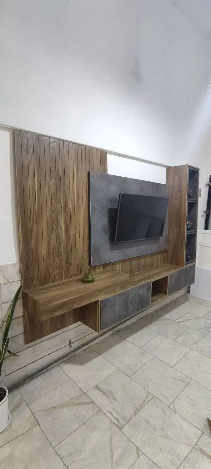 تی وی وال نمایشگاهی با قیمت استثنائی|میز تلویزیون|سیرجان, |دیوار