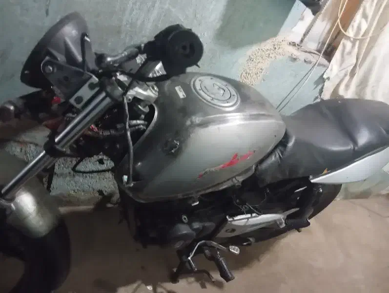 پالس 180مزایده|موتورسیکلت|شیراز, فاضل|دیوار