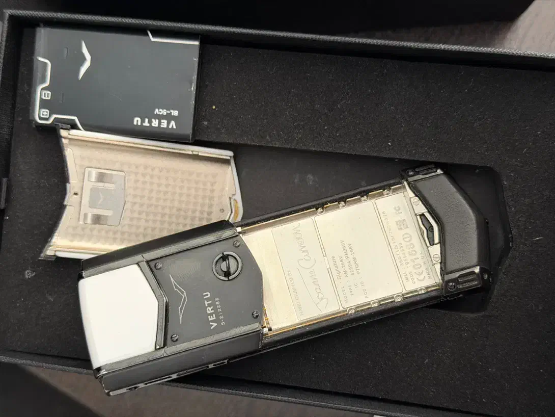 vertu signature s شاسی اصلی با امضا|موبایل|اصفهان, مرداویج|دیوار
