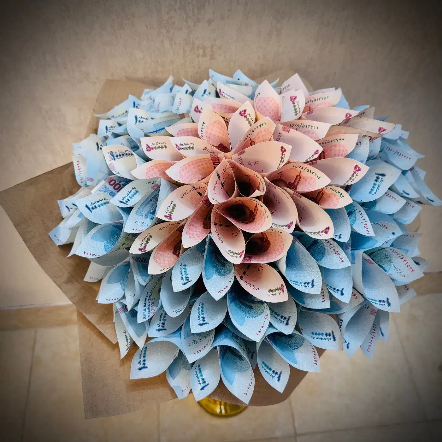 دسته گل هدیه، گل شادباش|گل مصنوعی|قم, بنیاد|دیوار