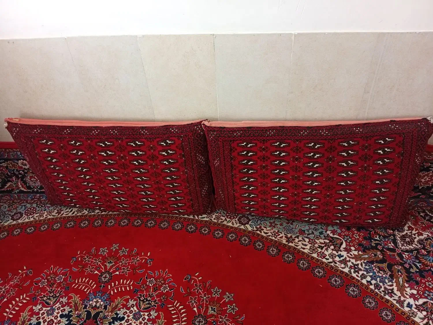 پشتی|پشتی|بیرجند, |دیوار