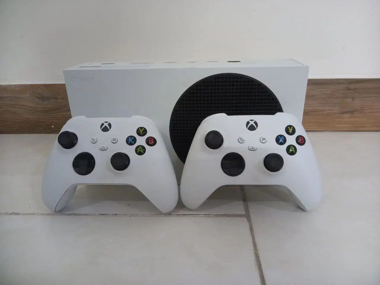 ایکس باکس سری اس / XBOX SERIES S|کنسول، بازی ویدئویی و آنلاین|پرند, فاز ۴|دیوار