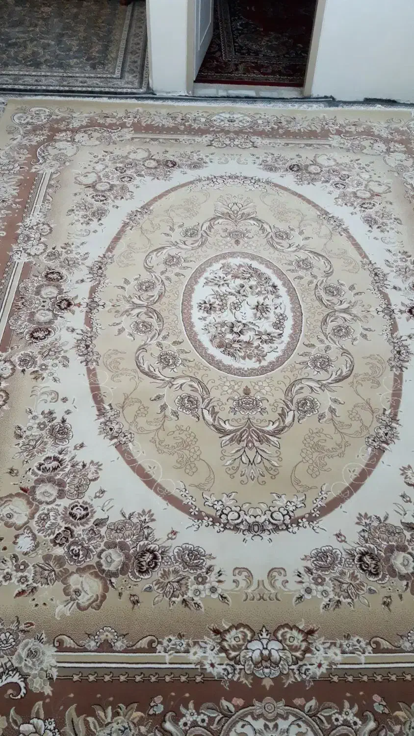 فرش کرمی ۱۲متری و۶متری کاملا سالم|فرش|قرچک, محمد آباد|دیوار