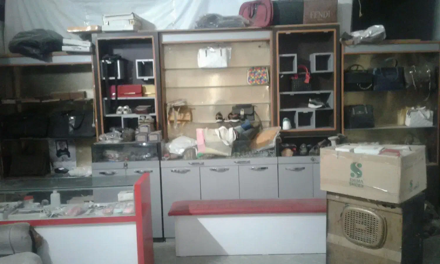 فروش دکور و لوازم مغازه کفش فروشی|فروشگاه و مغازه|درح, |دیوار