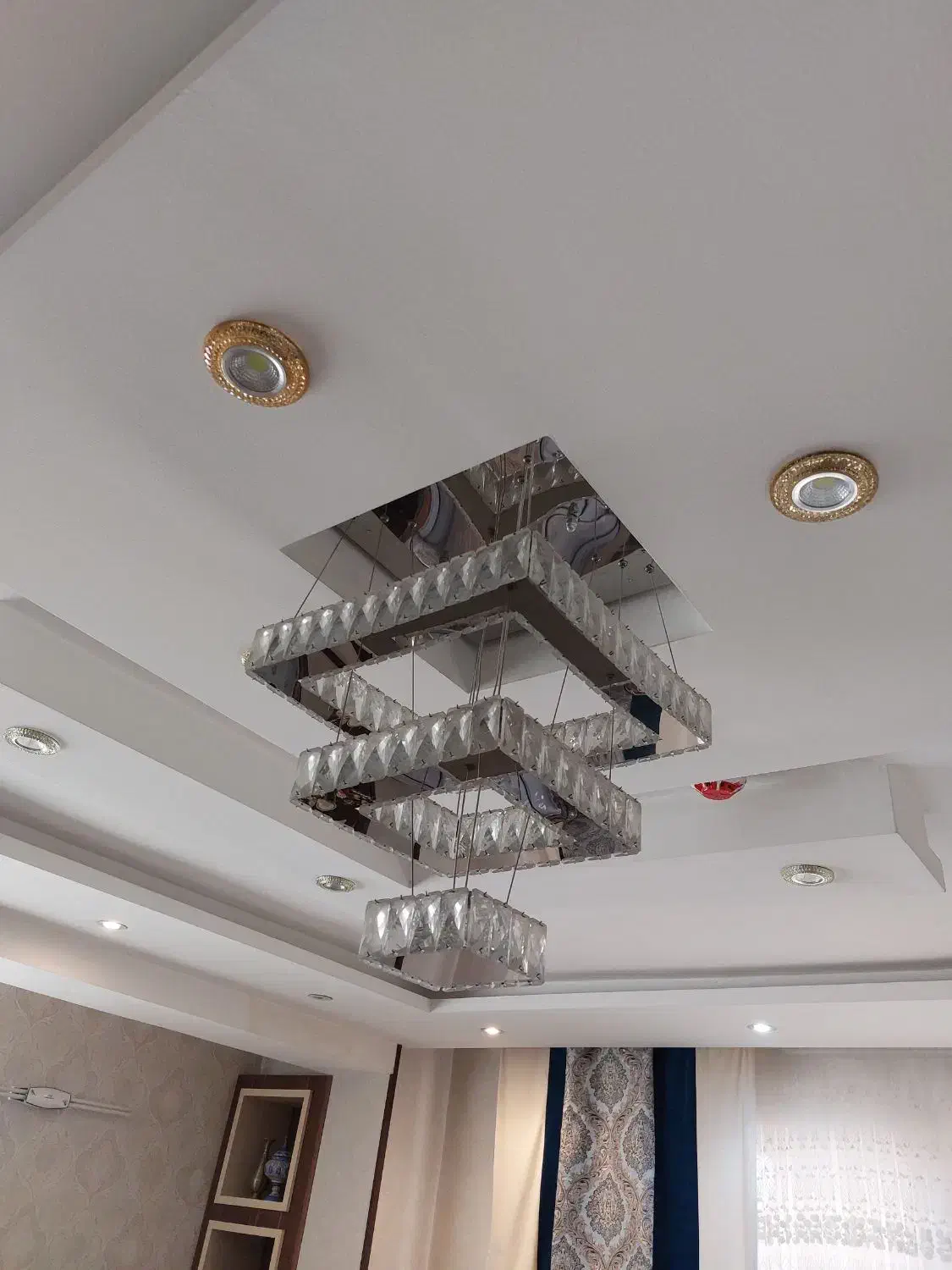 لوستر کریستالی، زیبا و شیک|لوستر و چراغ آویز|اصفهان, شهرک زاینده رود|دیوار