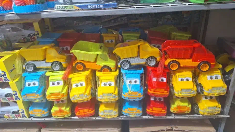 یک نفر اقا و یک نفر خانم کار در هایپر مارکت|استخدام خدمات فروشگاه و رستوران|یاسوج, |دیوار