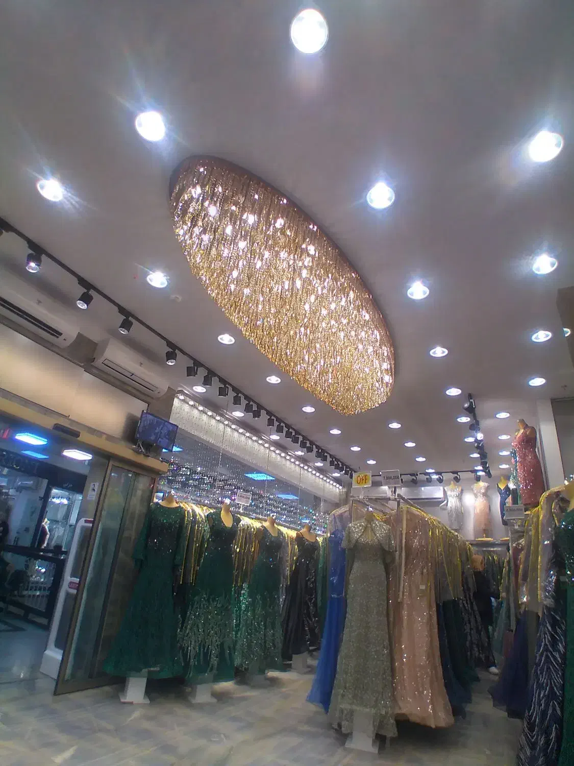 تعمیرونصب انواع لوسترهای ایرانی وخارجی|خدمات پیشه و مهارت|رشت, امین الضرب|دیوار