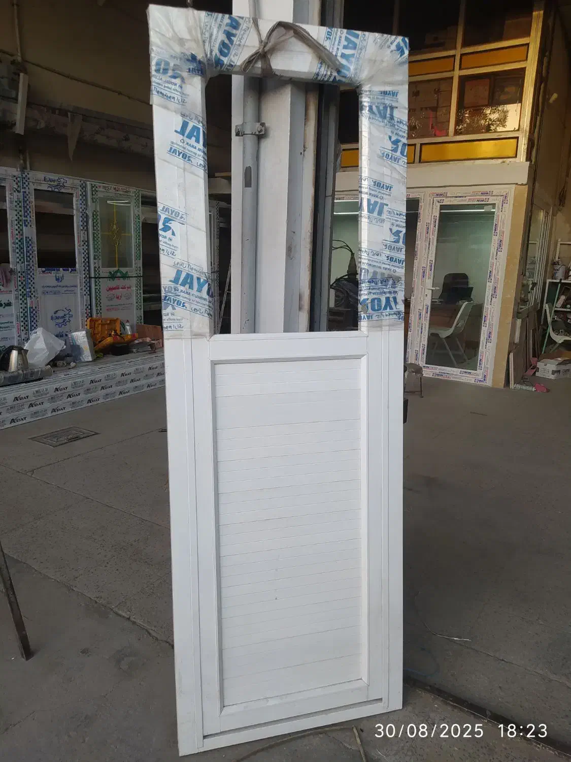 درب و پنجره آلومنییوم و پی وی سی|خدمات پیشه و مهارت|ملایر, |دیوار