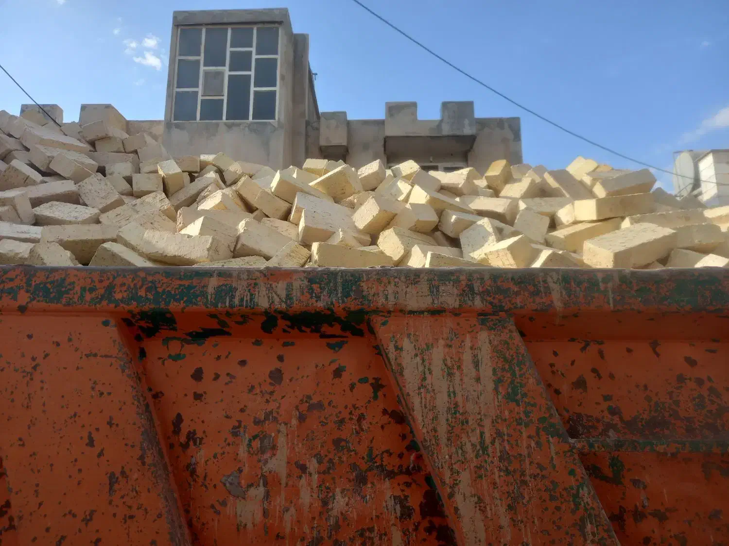 ماسه ۲۶۰هزار آجر خاک پوکه سنگ|عمده‌فروشی|کرمانشاه, |دیوار