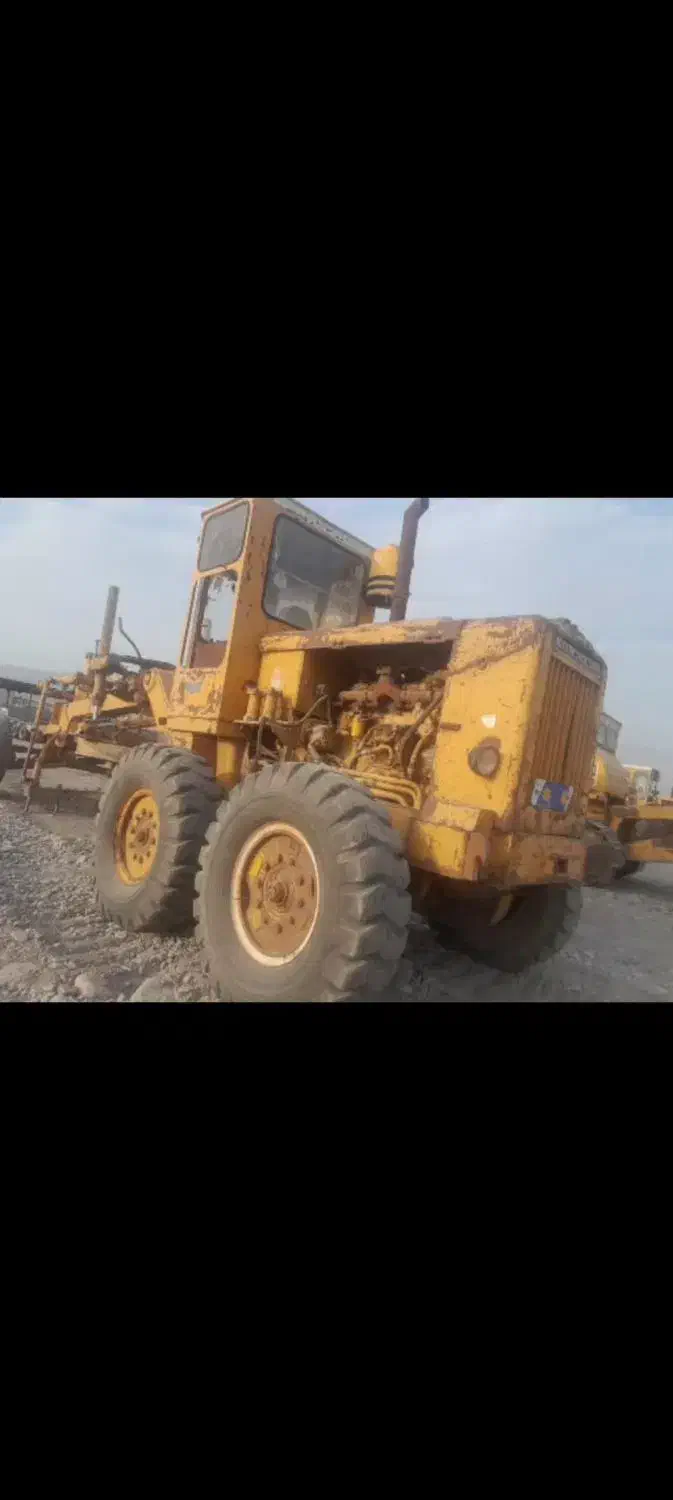 گریدر کوماتسو ۷۰۵ r2|خودرو سنگین|جیرفت, |دیوار