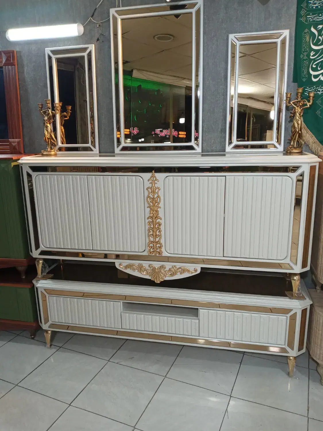 اینه کنسول و میز تلویزیون  پایتخت|بوفه، ویترین، کنسول|تهران, شهرک ولیعصر جنوبی|دیوار