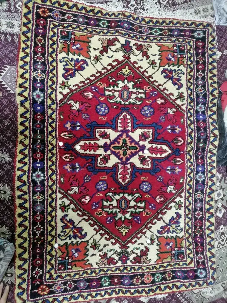 قالیچه دست بافت|فرش|ری, حمزه‌آباد|دیوار