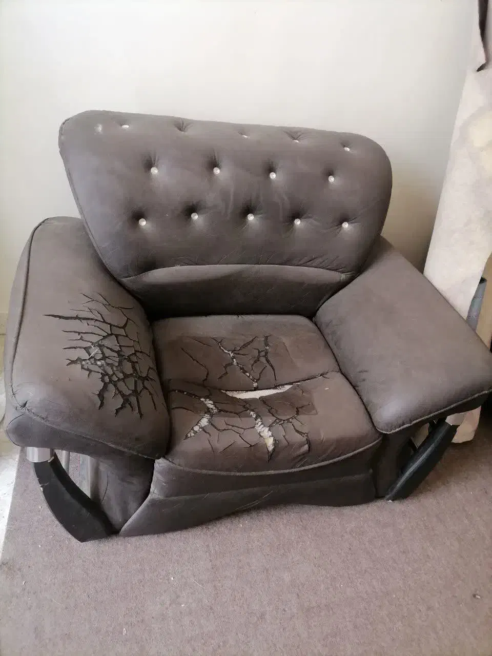 دو دست مبل دست دوم خوب|مبلمان خانگی و میز عسلی|بم, |دیوار