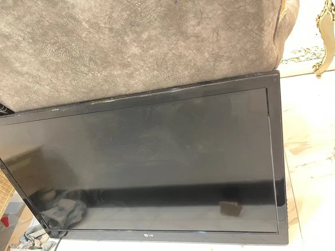 برقی|تلویزیون و پروژکتور|چاف و چمخاله, |دیوار