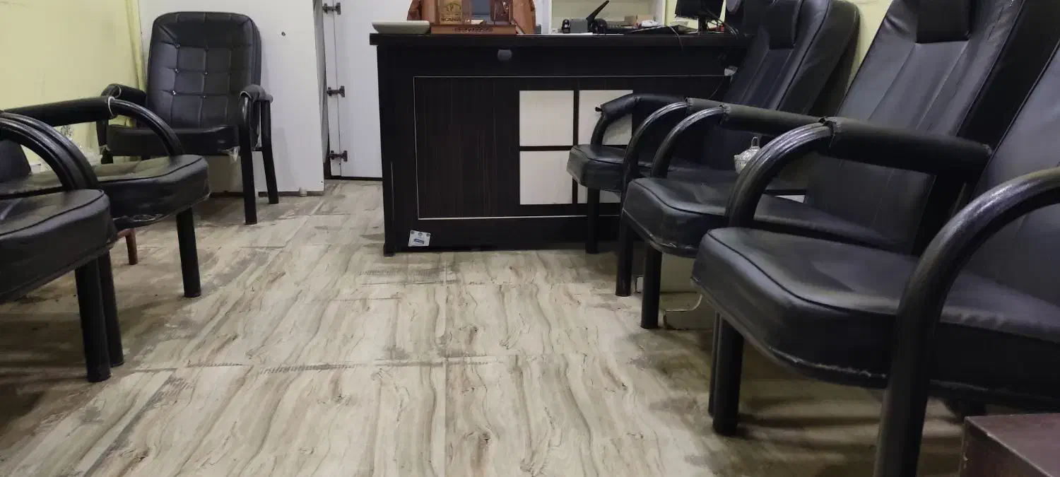 میز  مدیریتی همراه با 8عددصندلی میزبان|مبلمان اداری|گرگان, |دیوار