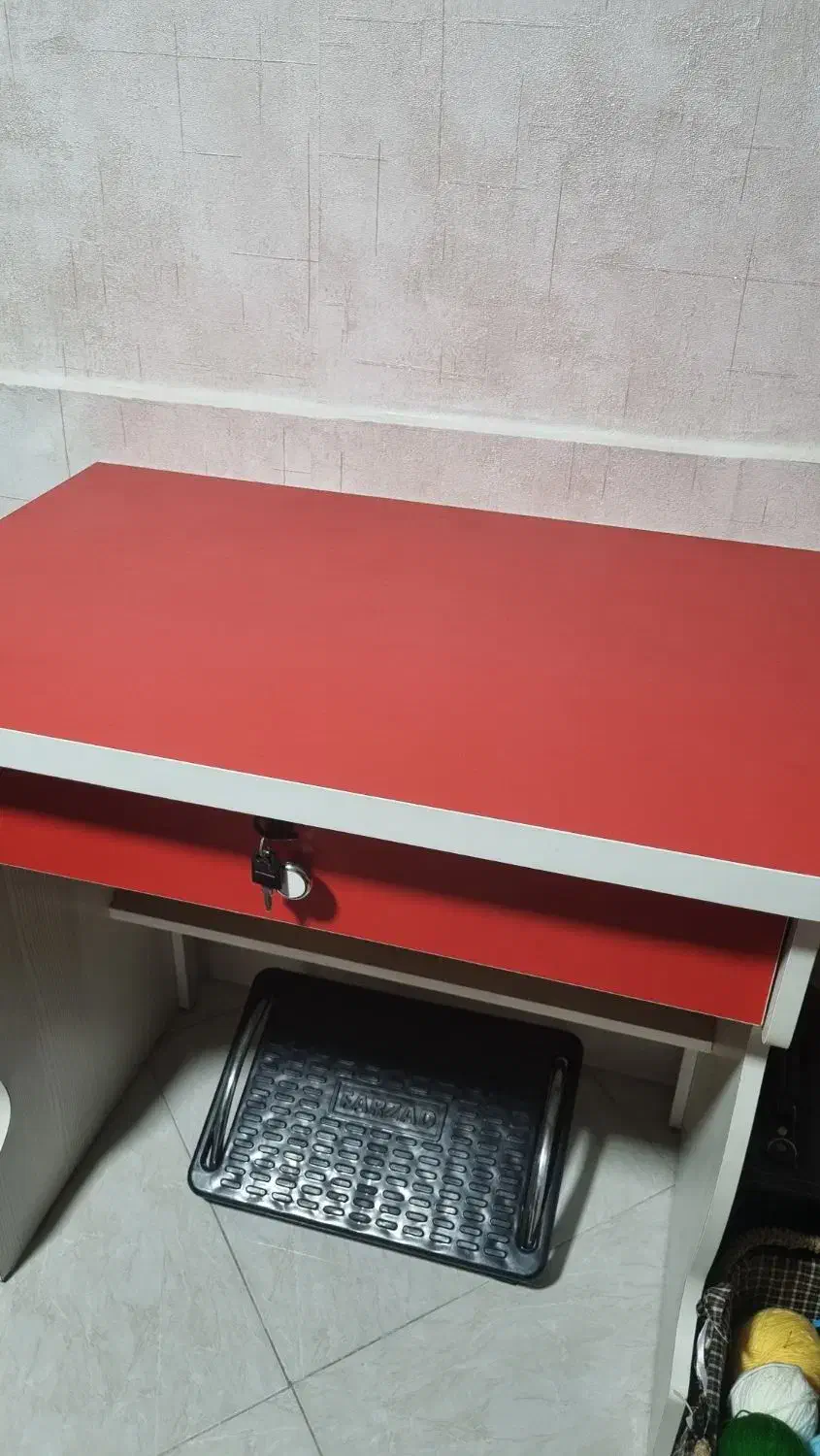 میز تحریر|میز تحریر و کامپیوتر|مشهد, امام رضا (ع)|دیوار