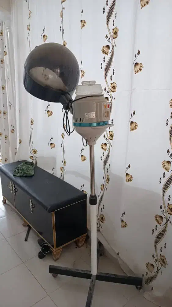 وسایل اریشگرس|آرایشگاه و سالن‌های زیبایی|بندر دیر, |دیوار