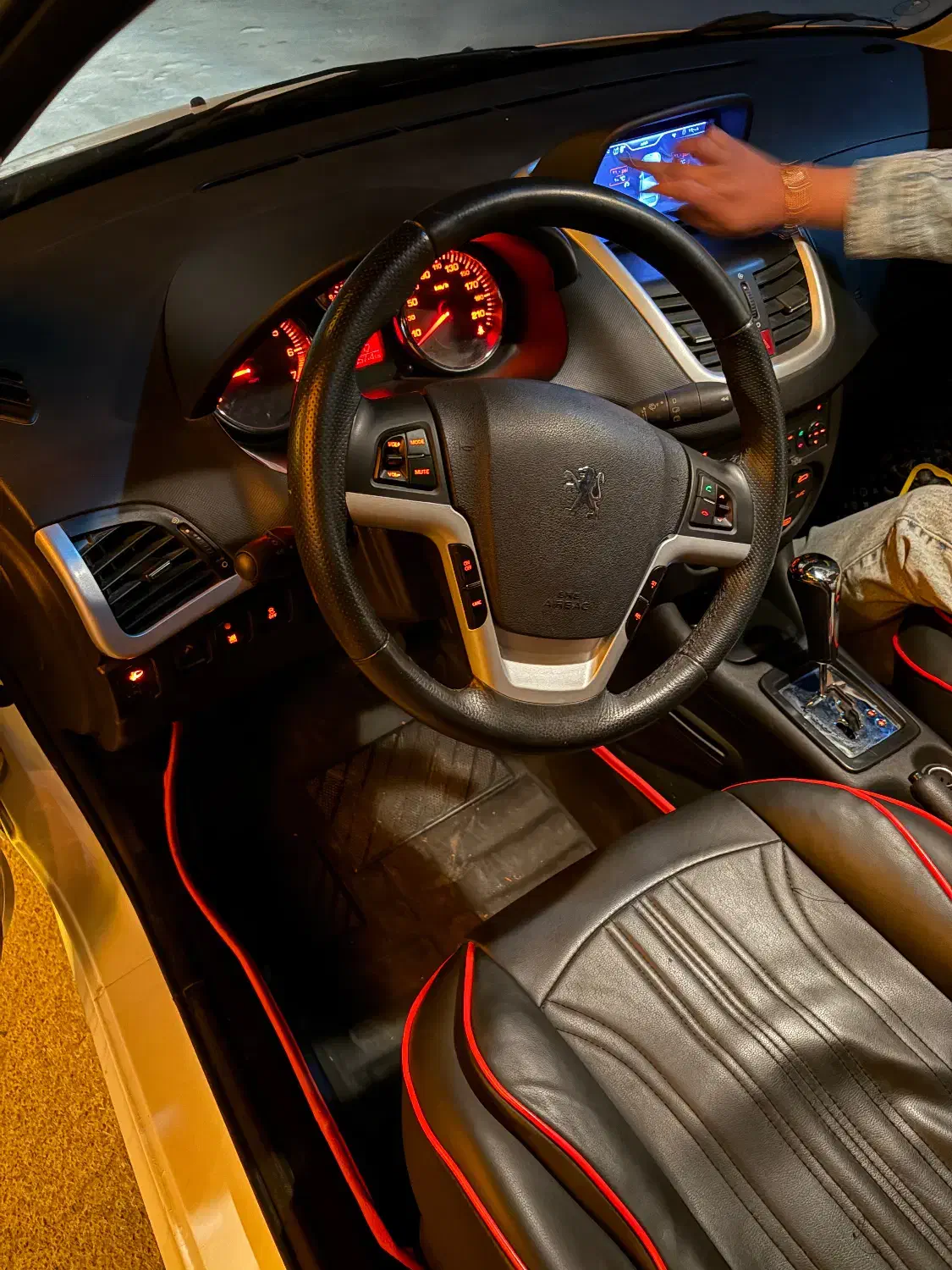 پژو ۲۰۷ اتومات Tu5p At سقف فلز|خودرو سواری و وانت|فریمان, |دیوار