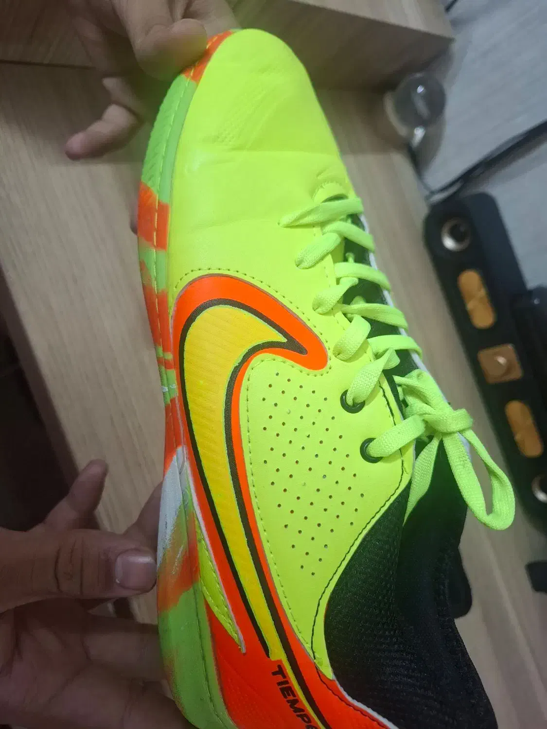 کفش مخصوص سالن و فوتسال.|کیف، کفش، کمربند|اصفهان, شیخ اشراق|دیوار