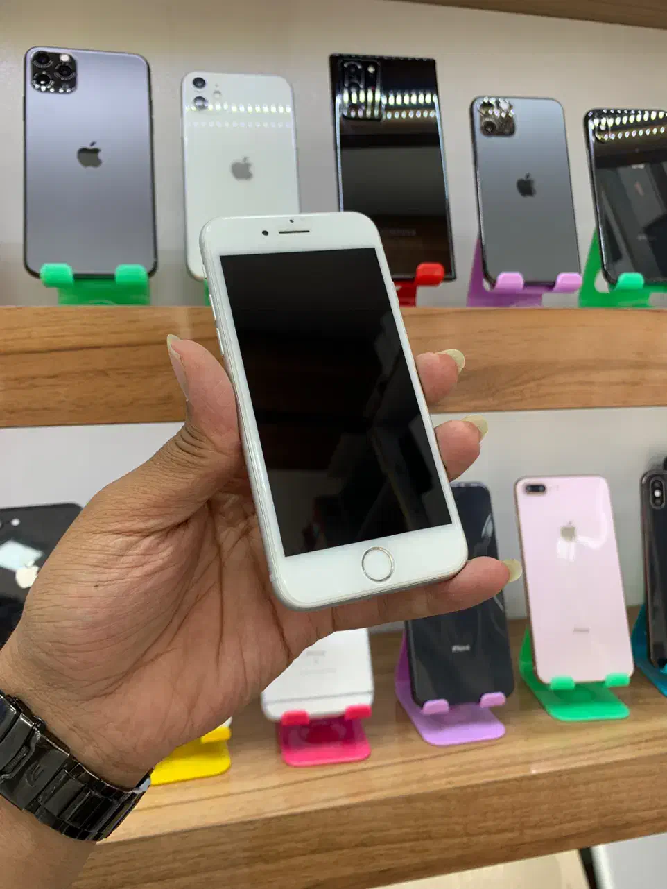 اپل iPhone 8 با حافظهٔ ۶۴ گیگابایت درحدنونو|موبایل|زنجان, |دیوار