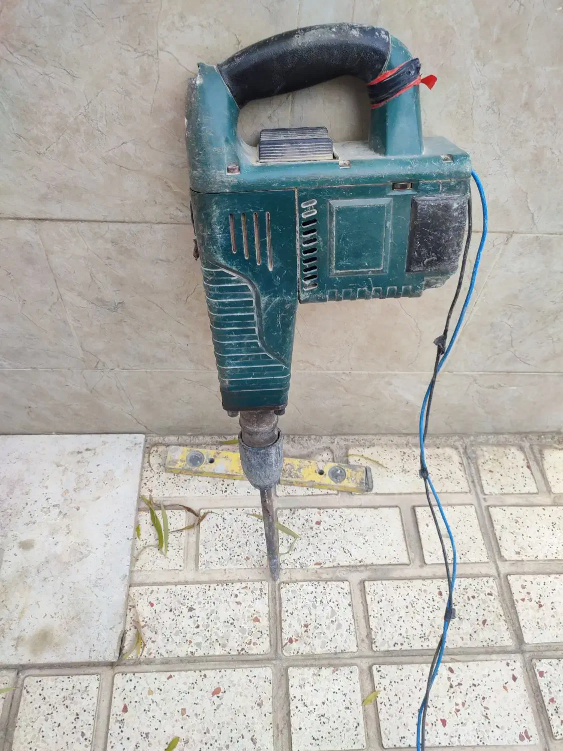 هیلتی ۱۱کیلویی|ابزارآلات|چهارباغ, |دیوار