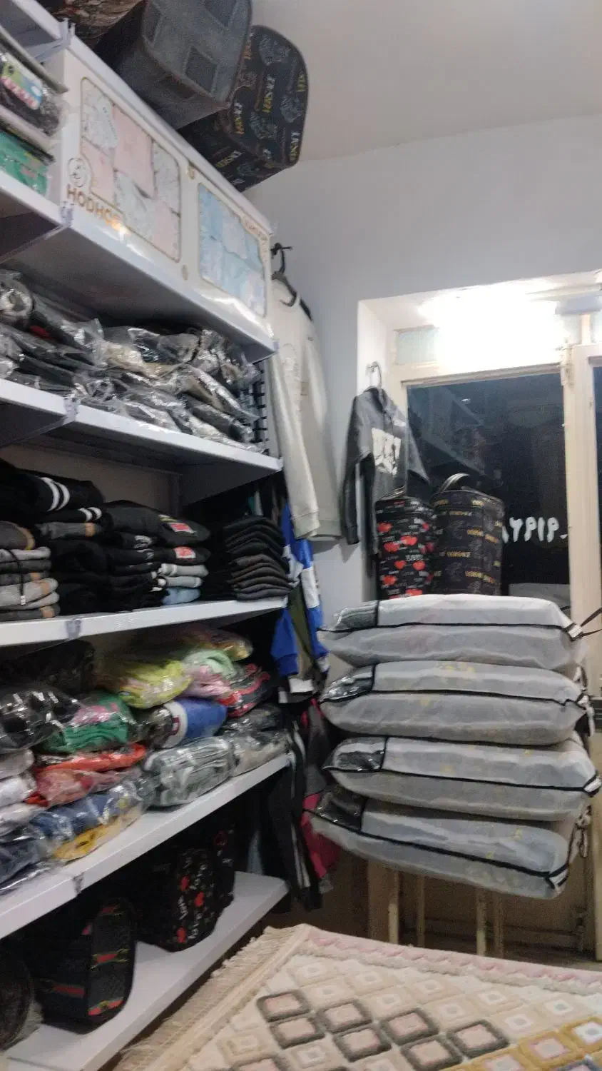 کالای خواب و پوشاک|رختخواب، بالش، پتو|قروه, |دیوار