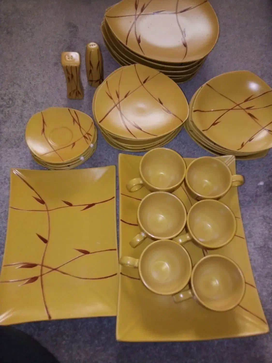 ظروف غذاخوری|ظروف سرو و پذیرایی|ری, دولتآباد|دیوار