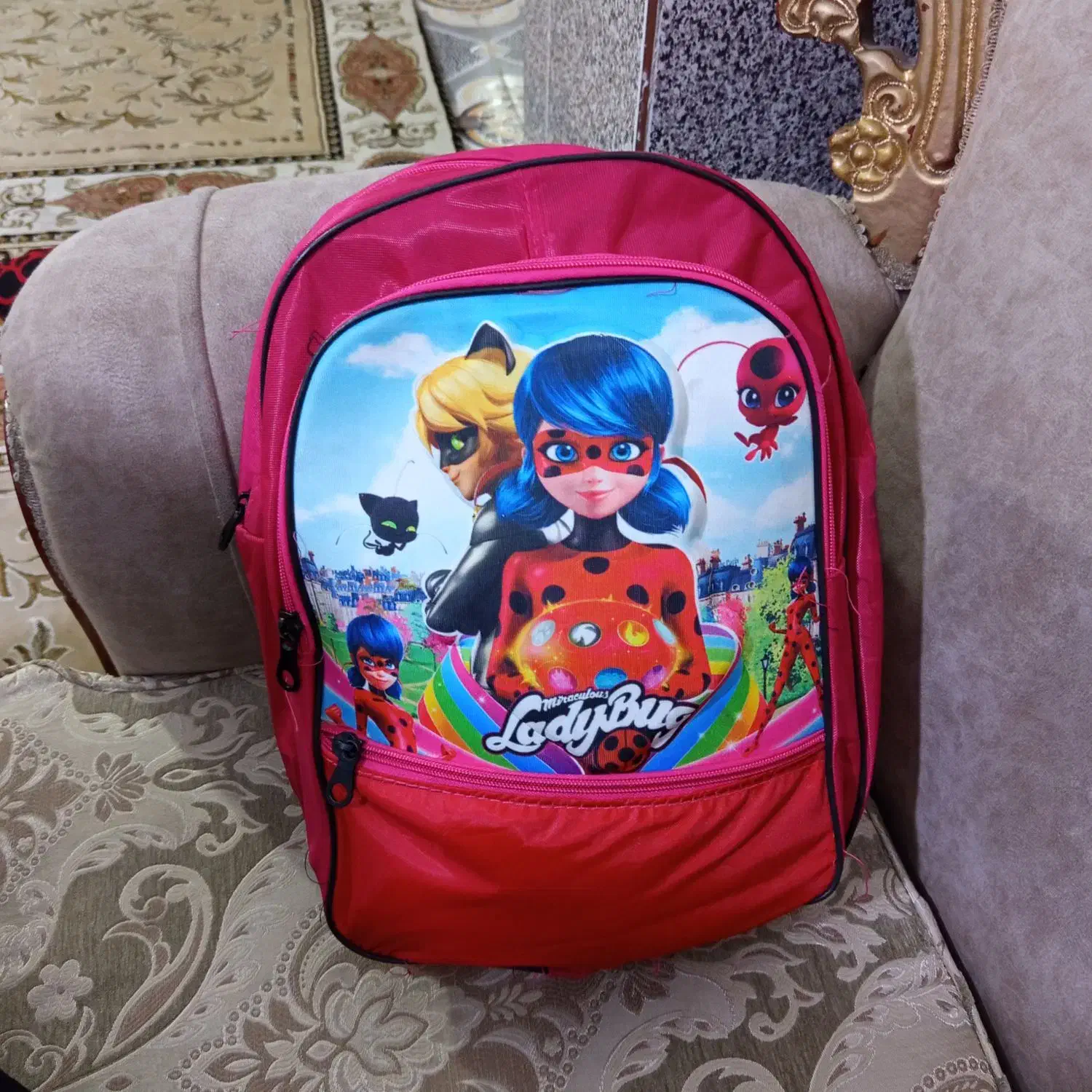 کیف مدرسه|کیف، کفش، کمربند|یاسوج, |دیوار