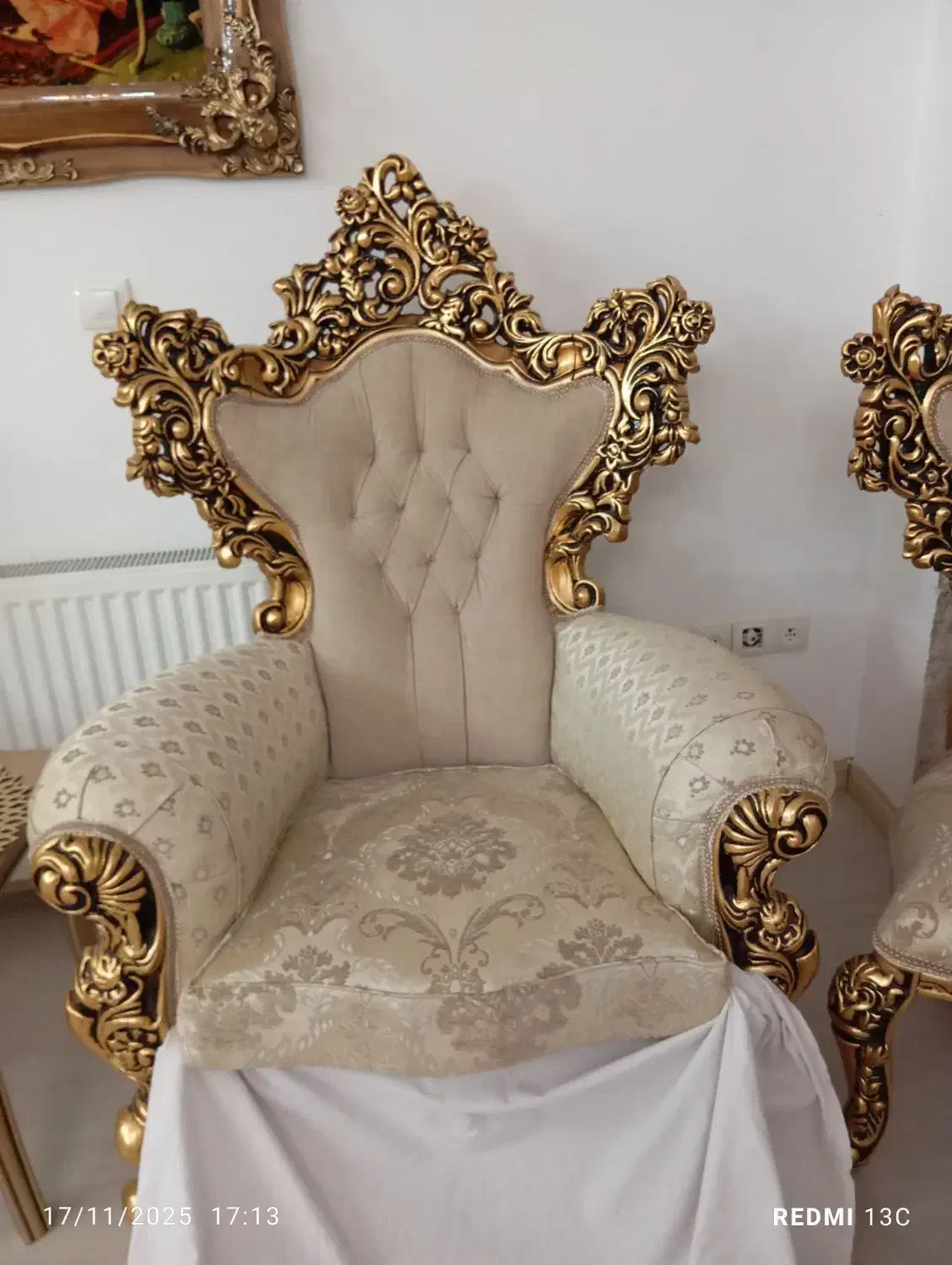 مبل|مبلمان خانگی و میز عسلی|میانه, |دیوار