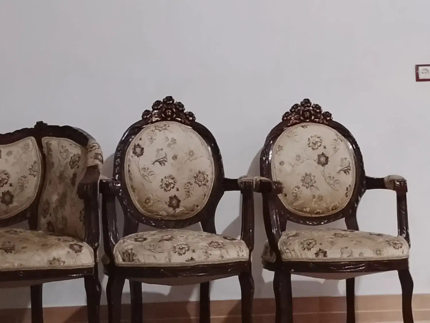 موبل نه نفره سالم|مبلمان خانگی و میز عسلی|گلپایگان, |دیوار