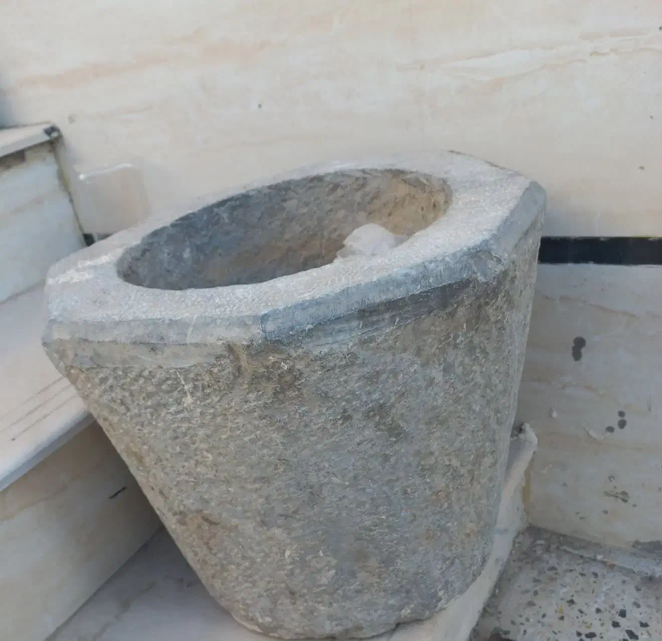 یانه سنگی|کلکسیون اشیاء عتیقه|خمینی‌شهر, |دیوار