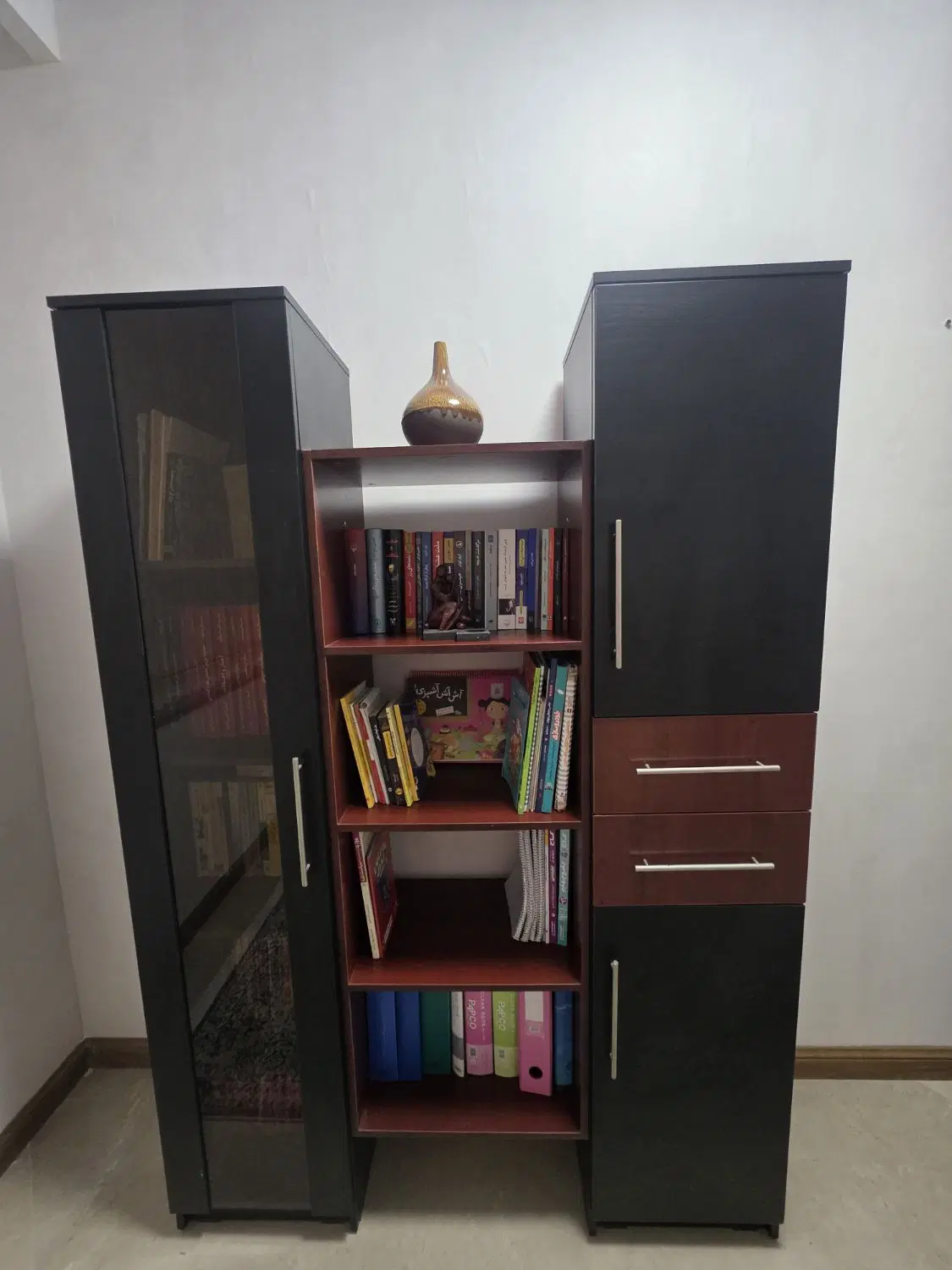 فروش کتابخانه در حد نو (دارای کمد و کشو و ویترین)|کتابخانه، شلف، قفسههای دیواری|تهران, کوهک|دیوار