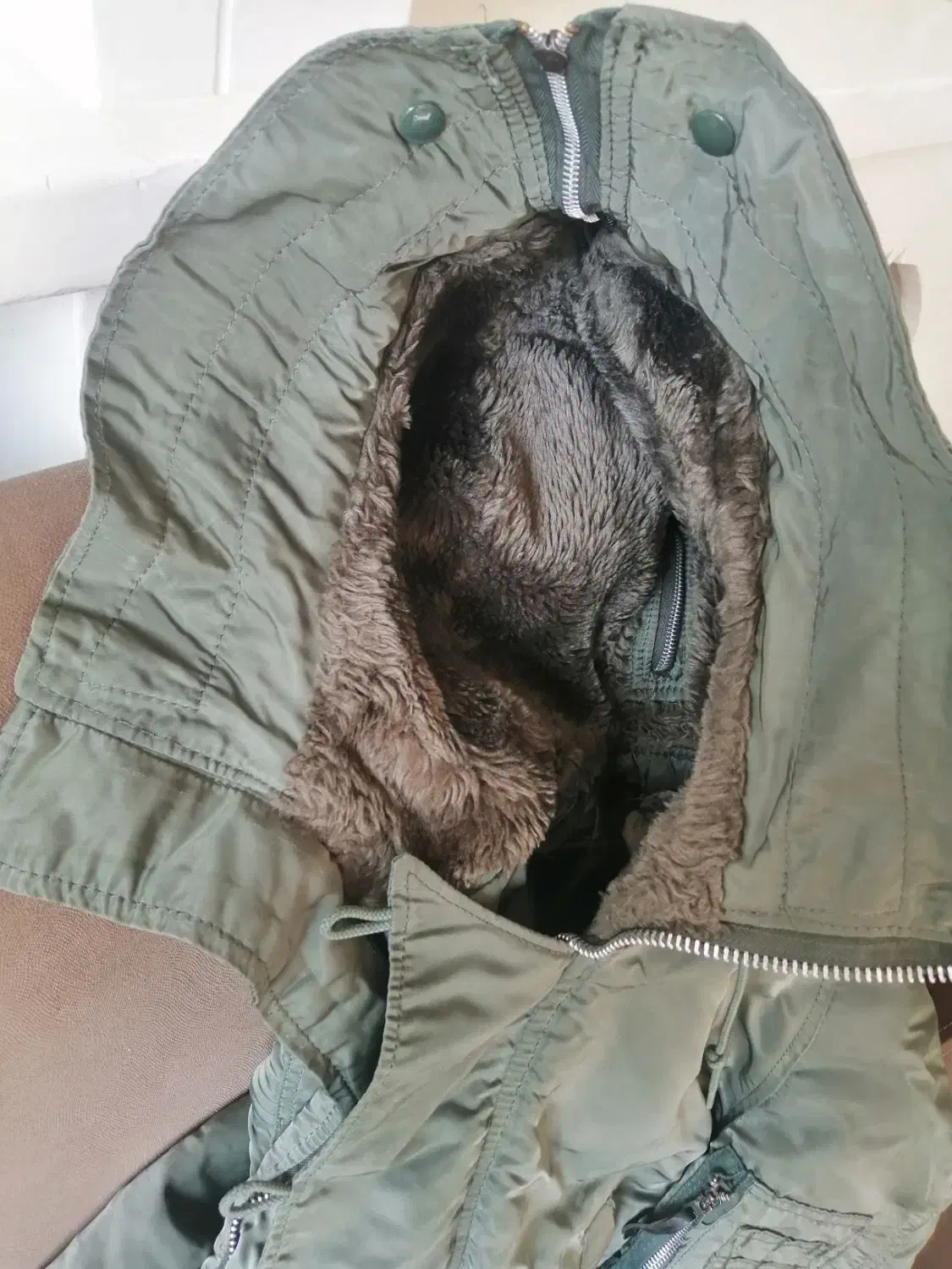 کاپشن خلبانی اصل|لباس|قم, نخودی|دیوار