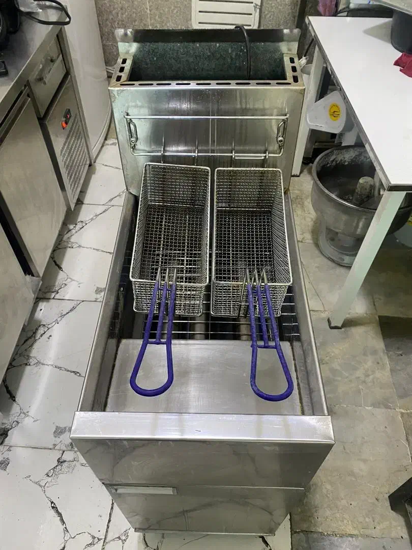 سرخکن صنعتی ترازو قالب پیتزا|کافی‌شاپ و رستوران|کرمانشاه, |دیوار