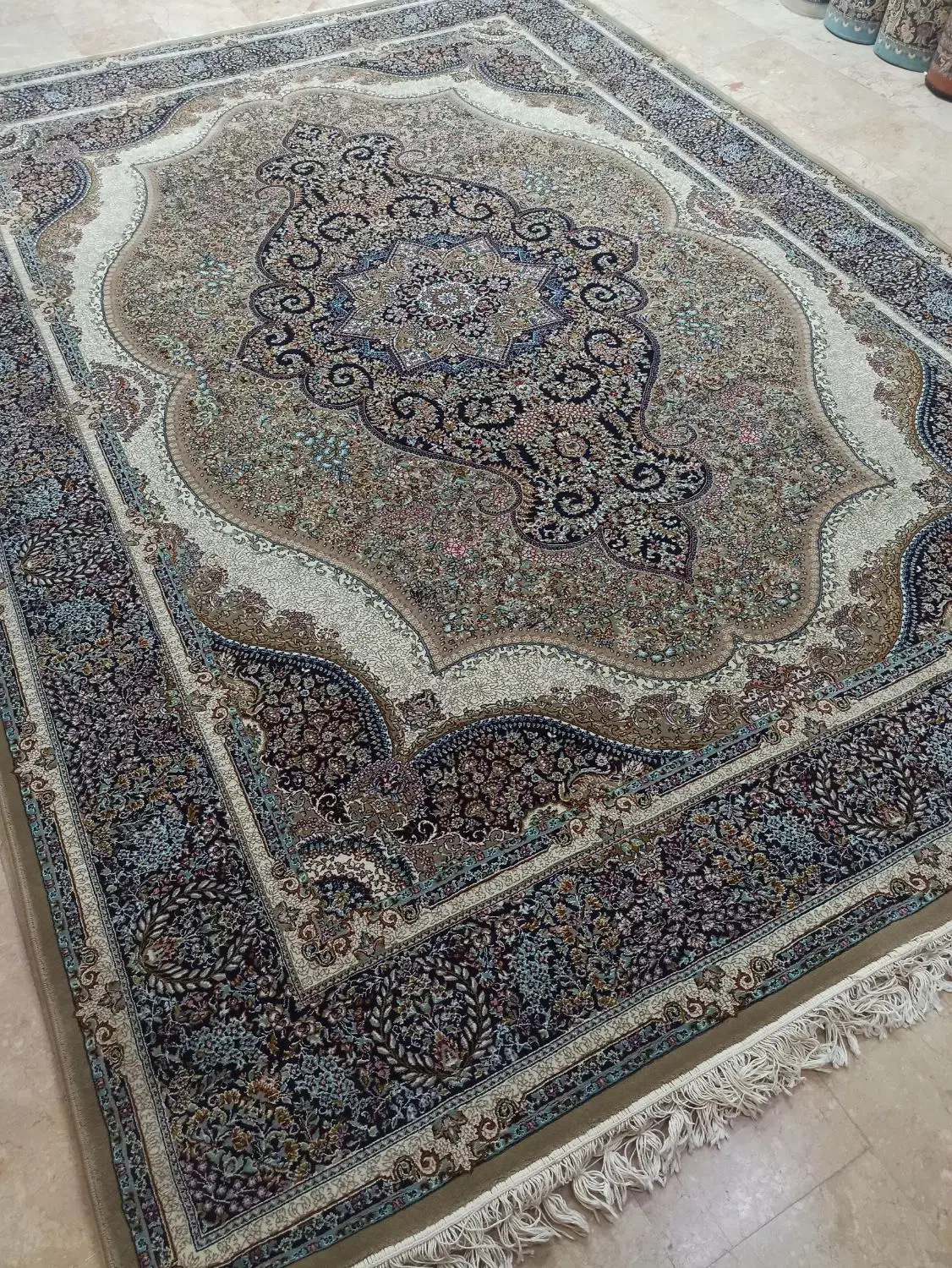 (اندیشه۹۳)سه تخته ۹متری ۷۰۰شانه فرش مشهد|فرش|مشهد, مشکینی (شهرک غرب)|دیوار
