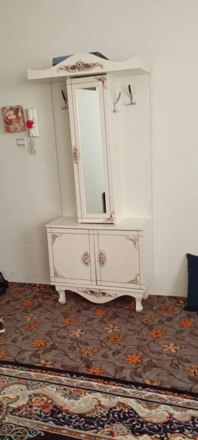 کمد|جاکفشی، کمد، دراور|گلبهار, شهر جدید گلبهار|دیوار