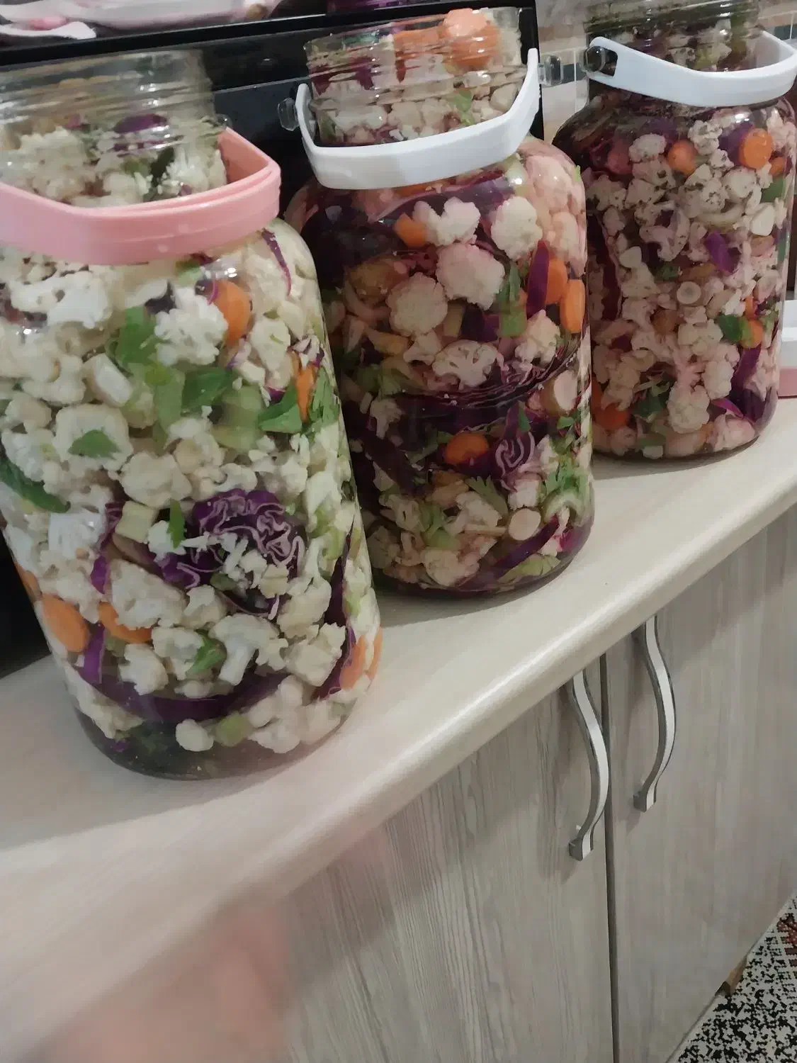 ترشی خانگی|خوردنی و آشامیدنی|رشت, باهنر|دیوار