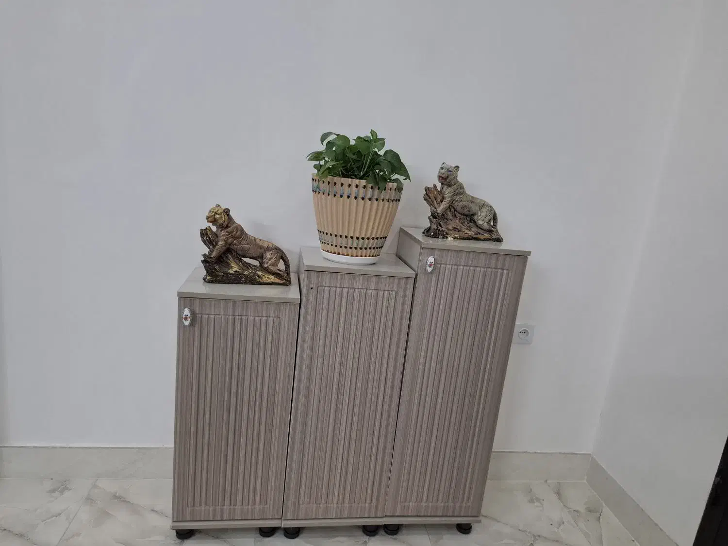 دکور|مجسمه، تندیس، ماکت|اسفراین, |دیوار