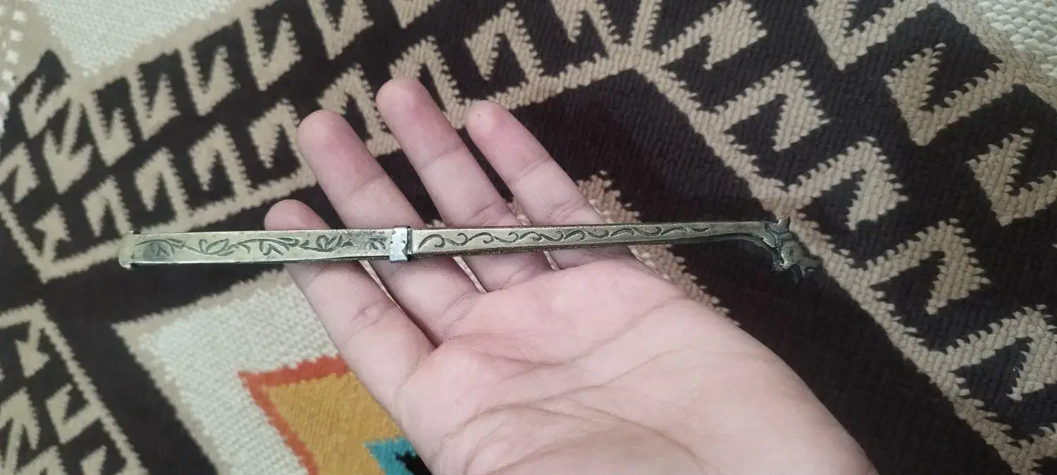 انبر عتیقه|کلکسیون اشیاء عتیقه|گلبهار, شهر جدید گلبهار|دیوار