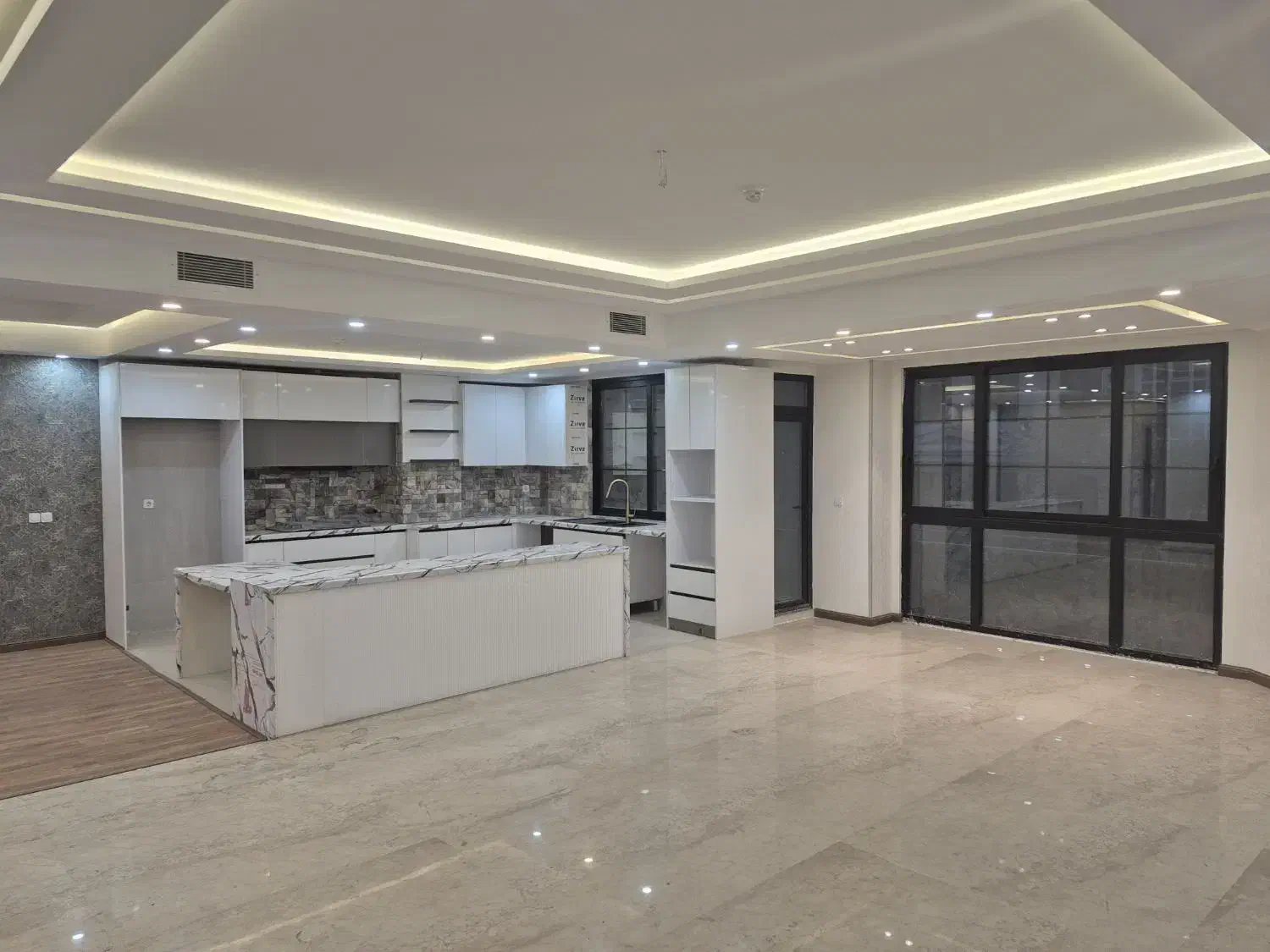 ۱۳۵متر تکواحد چهارباغ شرقی نما مشاعات شیک|فروش آپارتمان|تهران, جنت‌آباد جنوبی|دیوار