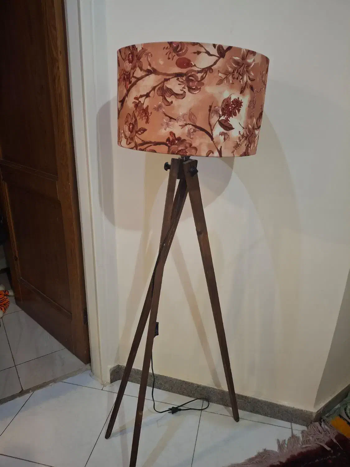 آباژور ایستاده|چراغ خواب و آباژور|کرج, مهرویلا جنوبی|دیوار