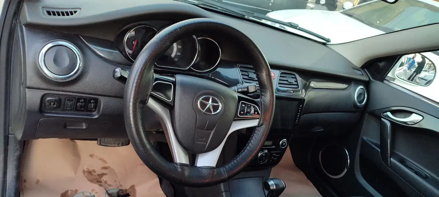 جک j5 تک برگ سند|خودرو سواری و وانت|همدان, |دیوار