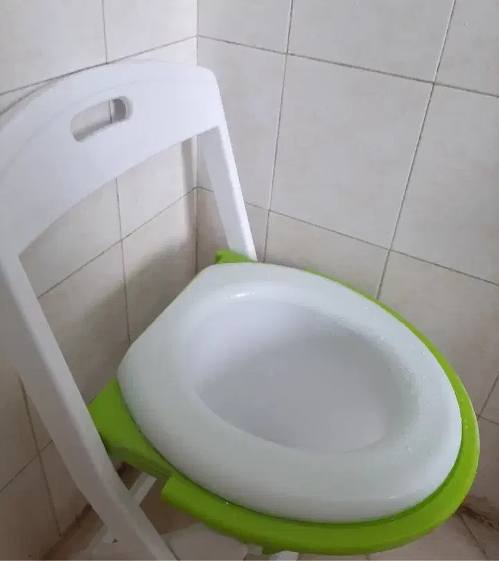 توالت فرنگی در حد نو|لوازم سرویس بهداشتی|تهران, والفجر (افسریه)|دیوار