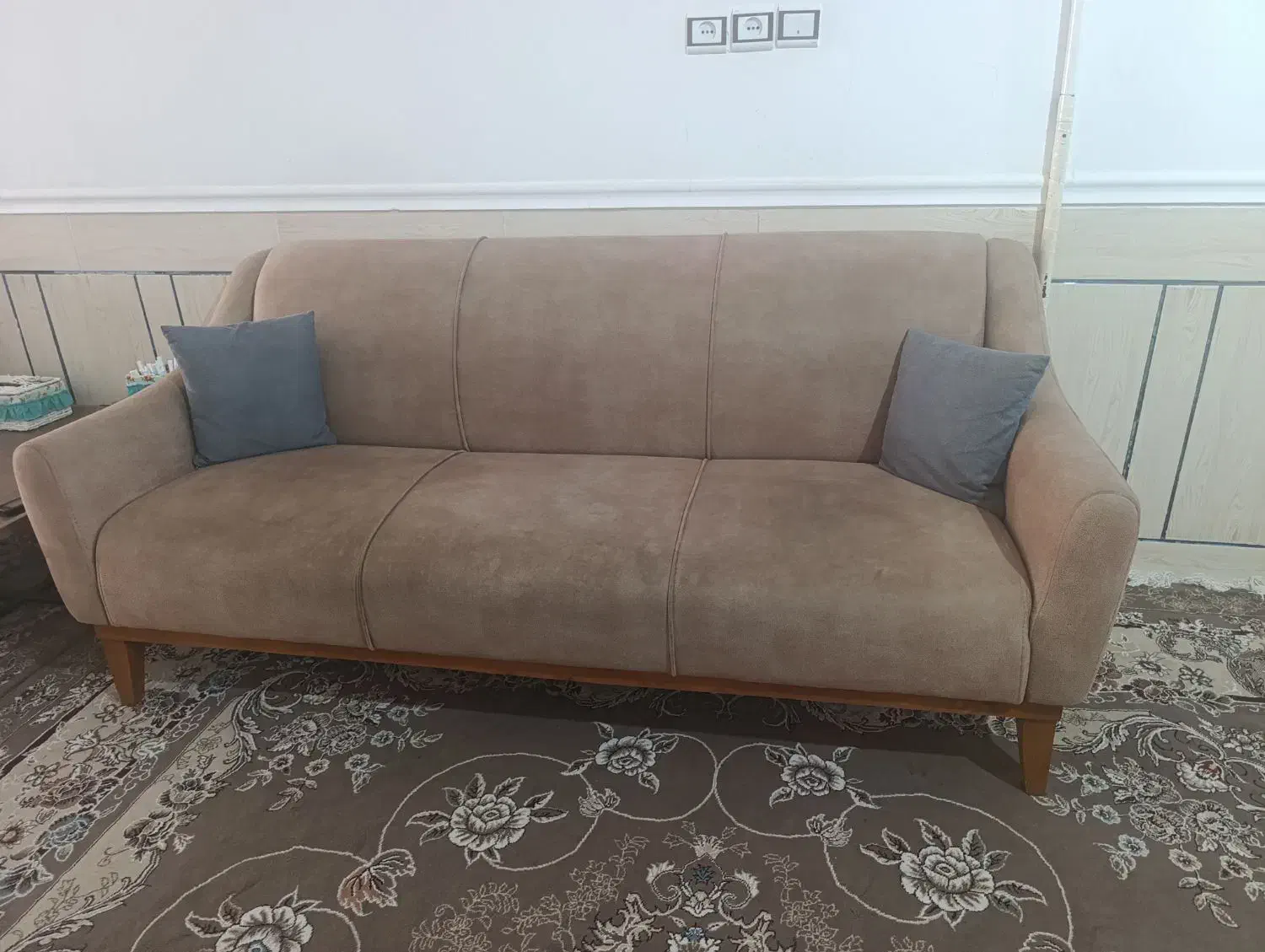 مبل هفت نفره|مبلمان خانگی و میز عسلی|شیراز, باغ تخت|دیوار